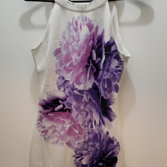 Guess - Picture 2 of 2